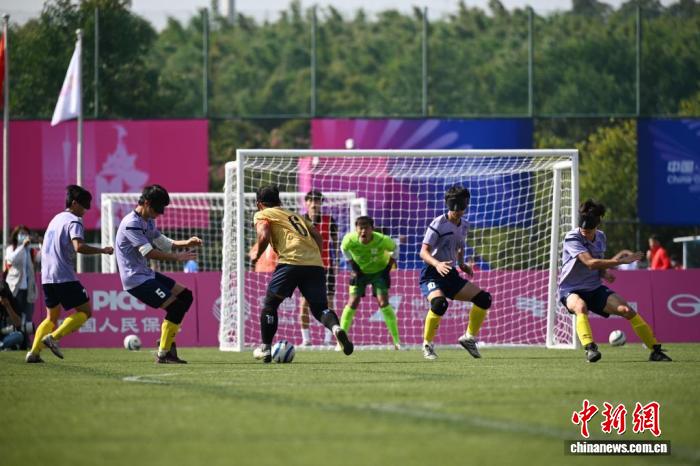 林浩男在盲人足球赛中上演大四喜 广东一团力挽