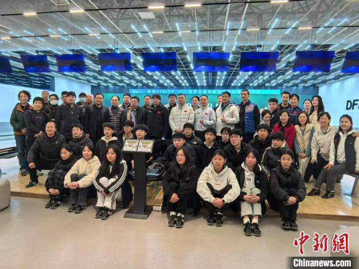世界冠军杜建超郑州巡演引热议，保龄球运动掀