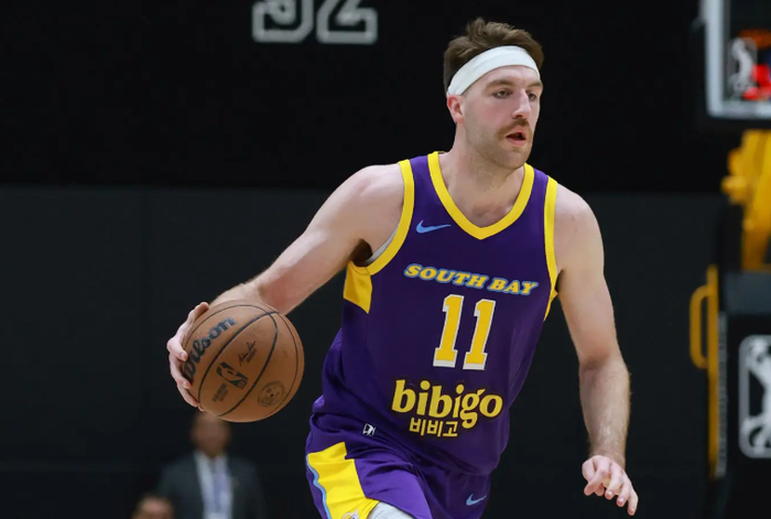 湖人未转正蒂米合同引热议 发展联盟赛场展锋芒