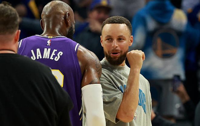 詹姆斯带伤作战完成父子助攻首秀 湖人客场力克
