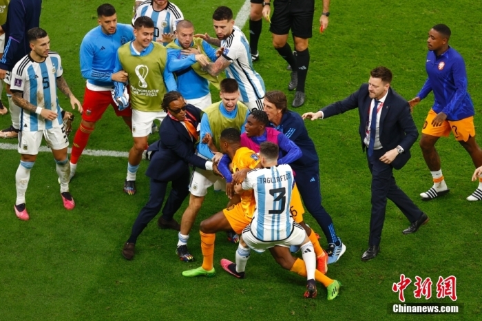 阿根廷点球险胜荷兰 剧情跌宕晋级决赛