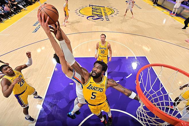 雷霆大胜湖人艾顿低迷陷困境