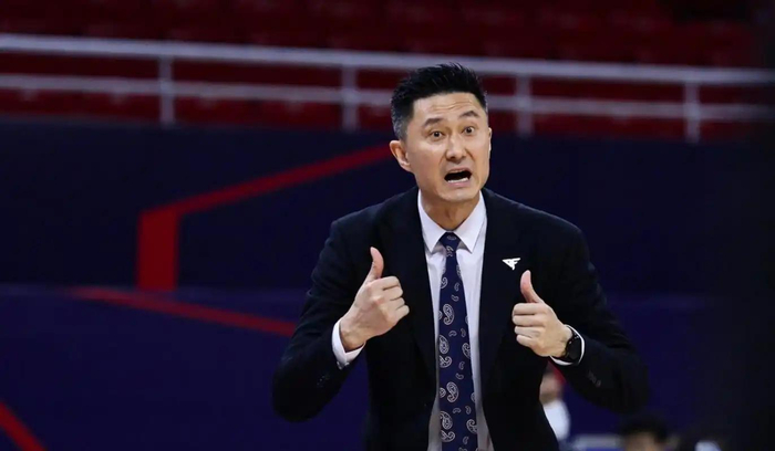 季后赛粤穗德比引争议 杜锋轮换策略遭质疑