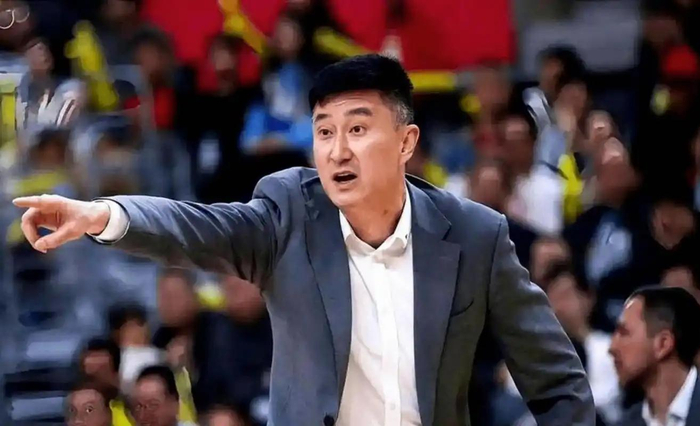 季后赛粤穗德比引争议 杜锋轮换策略遭质疑